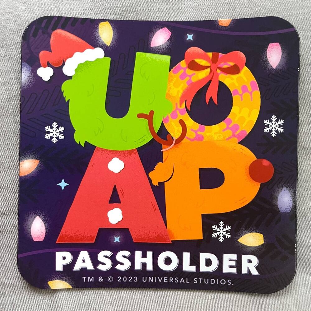 Universal Studios Christmas Grinch Passholder Magnet - UOAP Annual Pass 2023
